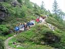 c Le groupe sur le sentier decouverte.JPG